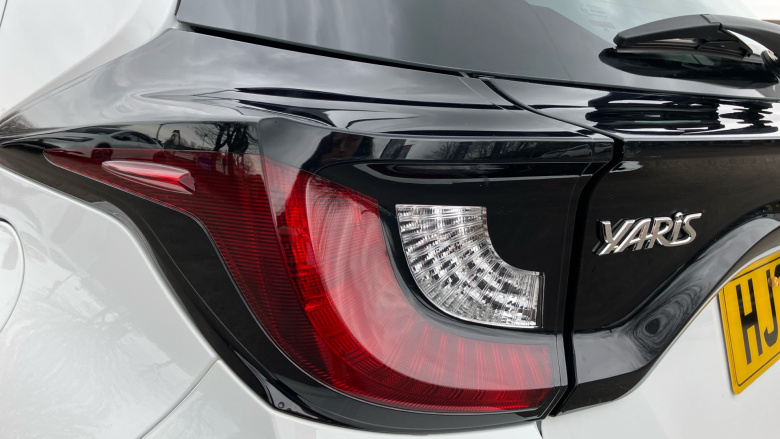 Toyota Yaris 1.5 Hybrid Icon 5dr CVT Hybrid Hatchback